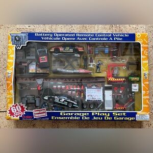 BOLEY ROAD MASTER NASCAR Over 60 Pieces Battery Operated Garage Play Set RARE